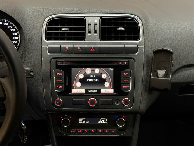 Volkswagen Polo 1.6 TDI Highline 2013 DSG NAVI CRUISE CLIMA PDC