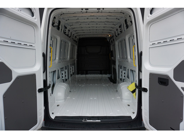 Volkswagen Crafter 35 177PK L4H3 L3H2 Apple Carplay Cruise Camera LED ErgoActive stoel 270 Graden Deuren