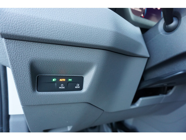 Volkswagen Crafter 140 PK Automaat L3H3 L2H2 Facelift Apple Carplay Camera Cruise Comfortstoel LED BPM Vrij!