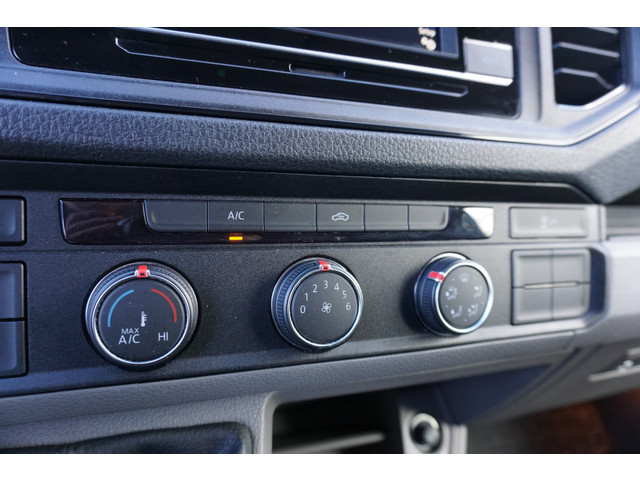Volkswagen Crafter 50 177 PK Bakwagen Laadklep 750 KG Dubbellucht Apple Carplay Cruise Control
