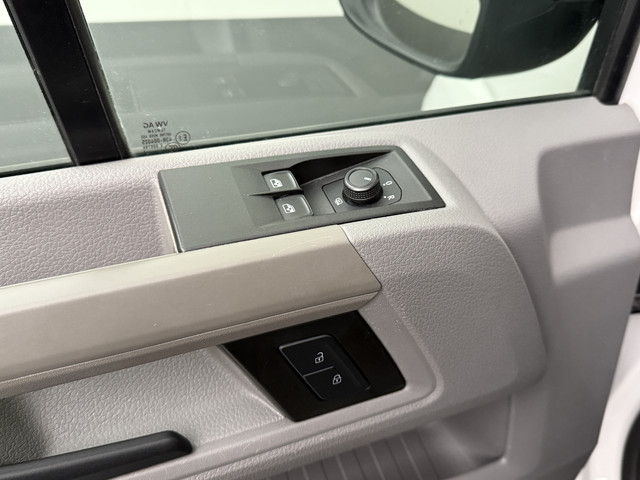 Volkswagen Crafter 2.0TDI 177PK DSG Automaat L3H3 Laadklep | Laadlift | Navigatie | Camera | Airco | Cruise | 3-Persoons