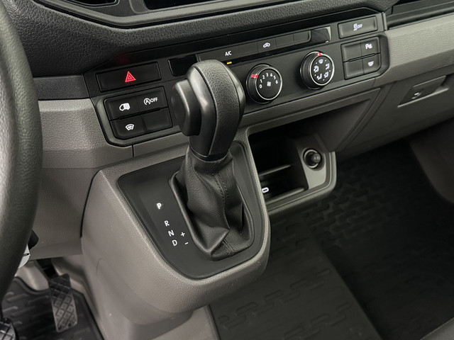 Volkswagen Crafter 2.0TDI 177PK DSG Automaat L3H3 Laadklep | Laadlift | Navigatie | Camera | Airco | Cruise | 3-Persoons