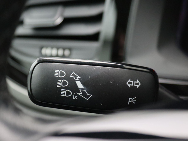 Volkswagen Polo 1.0 TSI Comfortline Business 95PK DSG Navi, Clima, PDC voor en achter, 16 LM Velgen, stoelverwarming