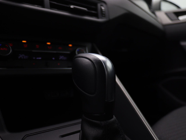 Volkswagen Polo 1.0 TSI Comfortline Business 95PK DSG Navi, Clima, PDC voor en achter, 16 LM Velgen, stoelverwarming