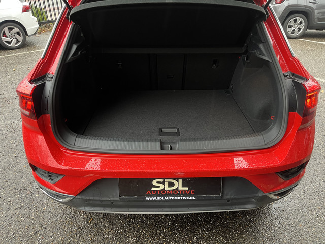 Volkswagen T-Roc 1.0 TSI Sport ADAPT. CRUISE DODEHOEK NAVI APPLE-ANDROID AUTO PDC V+A