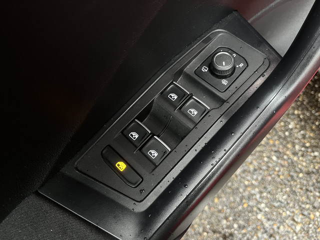 Volkswagen T-Roc 1.0 TSI Sport ADAPT. CRUISE DODEHOEK NAVI APPLE-ANDROID AUTO PDC V+A