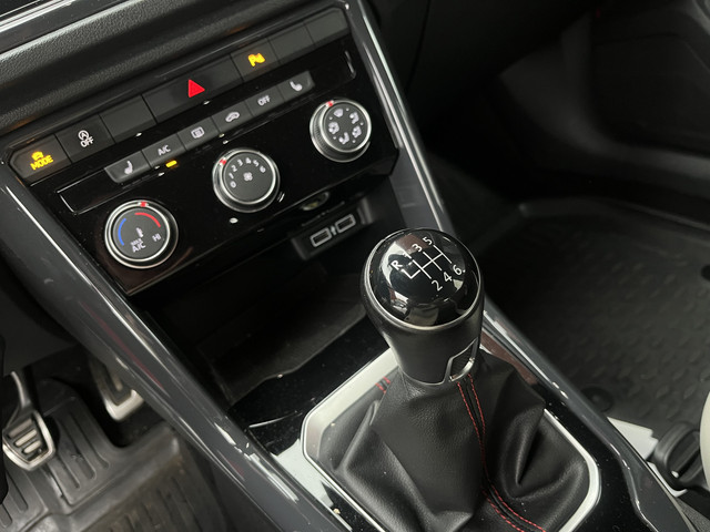 Volkswagen T-Roc 1.0 TSI Sport ADAPT. CRUISE DODEHOEK NAVI APPLE-ANDROID AUTO PDC V+A