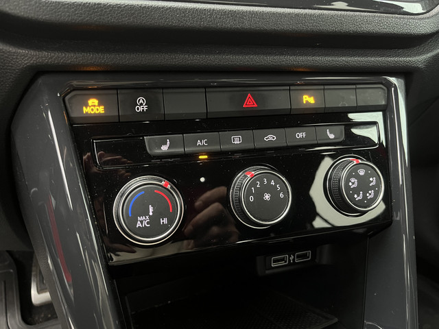 Volkswagen T-Roc 1.0 TSI Sport ADAPT. CRUISE DODEHOEK NAVI APPLE-ANDROID AUTO PDC V+A