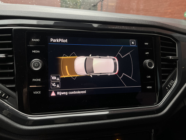 Volkswagen T-Roc 1.0 TSI Sport ADAPT. CRUISE DODEHOEK NAVI APPLE-ANDROID AUTO PDC V+A