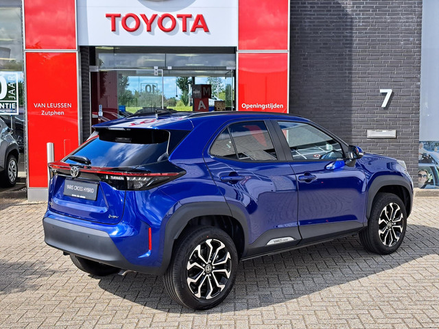 Toyota Yaris Cross 1.5 Hybrid 115 Dynamic COMFORT PACK NIEUW DIRECT LEVERBAAR BLIND SPOT STOEL STUURVERWARMING PARK-SENSOREN KEYLESS
