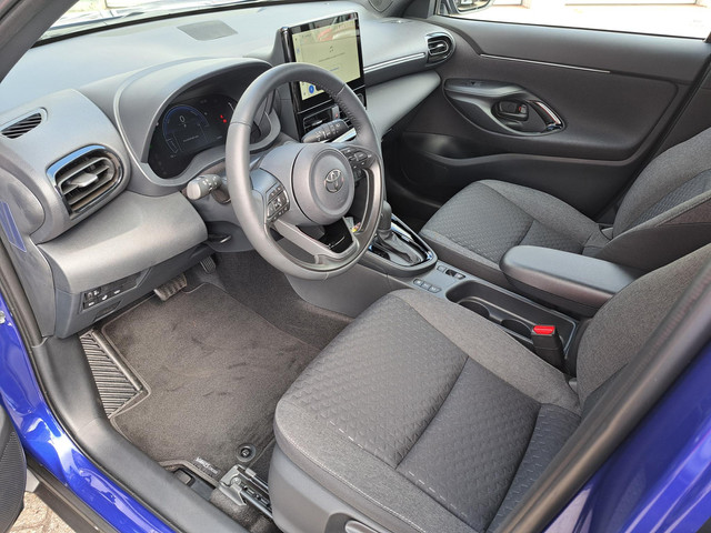 Toyota Yaris Cross 1.5 Hybrid 115 Dynamic COMFORT PACK NIEUW DIRECT LEVERBAAR BLIND SPOT STOEL STUURVERWARMING PARK-SENSOREN KEYLESS