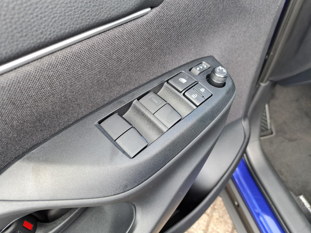 Toyota Yaris Cross 1.5 Hybrid 115 Dynamic COMFORT PACK NIEUW DIRECT LEVERBAAR BLIND SPOT STOEL STUURVERWARMING PARK-SENSOREN KEYLESS