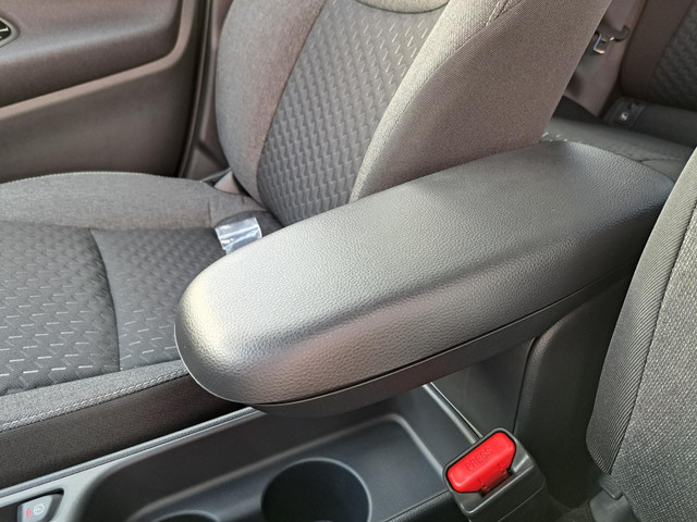 Toyota Yaris Cross 1.5 Hybrid 115 Dynamic COMFORT PACK NIEUW DIRECT LEVERBAAR BLIND SPOT STOEL STUURVERWARMING PARK-SENSOREN KEYLESS