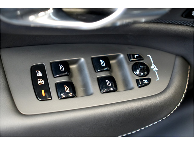 Volvo XC90 2.0 T8 AWD 335kW 455pk Aut8 Recharge Long Range Ultimate Bright LUCHTVERING + PANORAMADAK + HARMAN KARDON + STOELVERWARMING V&A