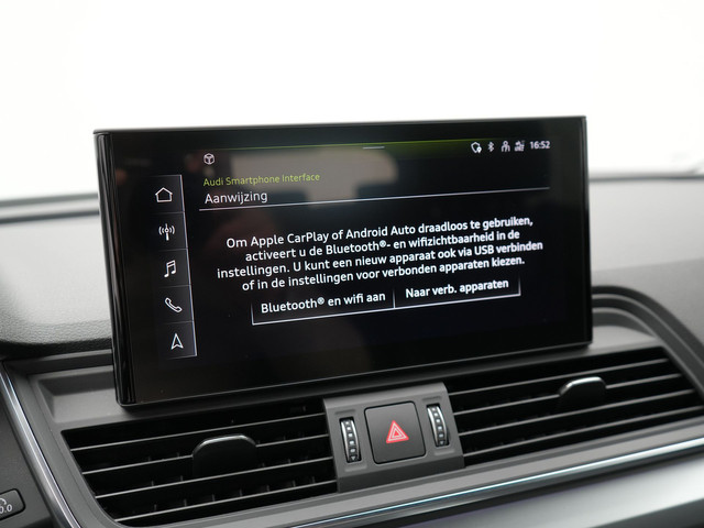 Audi Q5 55 TFSI e Quattro S-Line Plug in Hybrid PHEV | Trekhaak af Fabriek | Alcantara Sportstoelen Verwarmd | Adaptive Cruise | Apple C