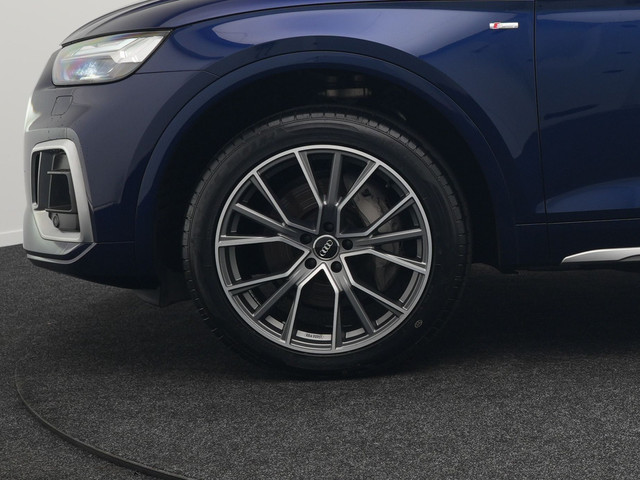 Audi Q5 55 TFSI e Quattro S-Line Plug in Hybrid PHEV | Trekhaak af Fabriek | Alcantara Sportstoelen Verwarmd | Adaptive Cruise | Apple C