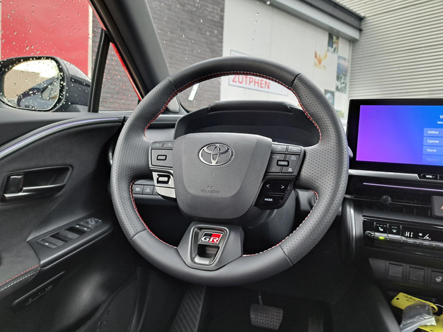 Toyota C-HR 2.0 Plug-in Hybrid 220 GR SPORT STUUR- STOELVERWARMING STOELGEHEUGEN PDC JBL 19 BLIND SPOT