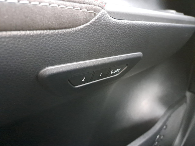 Toyota C-HR 2.0 Plug-in Hybrid 220 GR SPORT STUUR- STOELVERWARMING STOELGEHEUGEN PDC JBL 19 BLIND SPOT