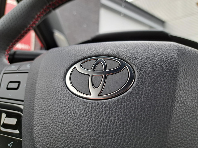 Toyota C-HR 2.0 Plug-in Hybrid 220 GR SPORT STUUR- STOELVERWARMING STOELGEHEUGEN PDC JBL 19 BLIND SPOT