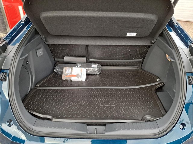 Toyota C-HR 2.0 Plug-in Hybrid 220 GR SPORT STUUR- STOELVERWARMING STOELGEHEUGEN PDC JBL 19 BLIND SPOT