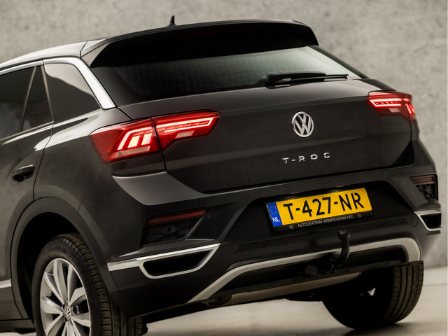 Volkswagen T-Roc 1.0 TSI Sport (STOELVERWARMING, TREKHAAK, GETINT GLAS, SPORTSTOELEN, PARKEERSENSOREN, ARMSTEUN, BLUETOOTH, NIEUWSTAAT)