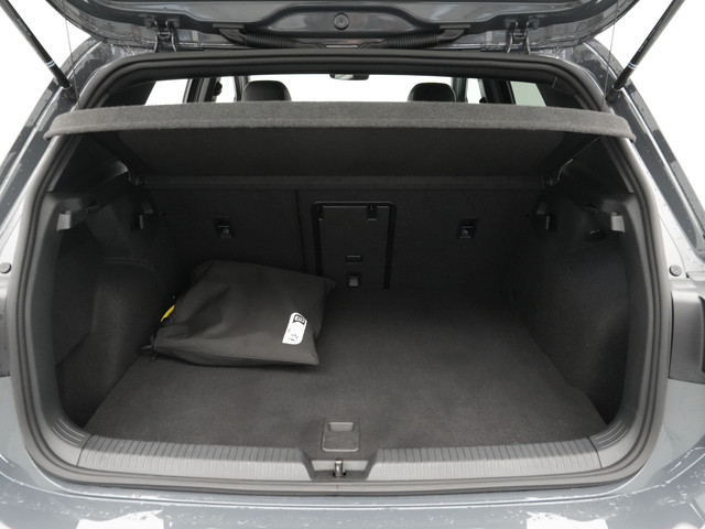 Volkswagen Golf 1.5 eHybrid 204pk 50 Edition Navigatie Camera Stoelverwarming Carplay Stoelmassage 143