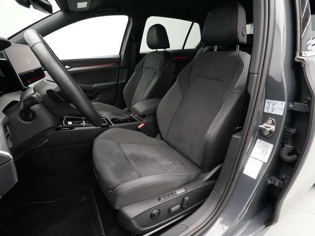 Volkswagen Golf 1.5 eHybrid 204pk 50 Edition Navigatie Camera Stoelverwarming Carplay Stoelmassage 143