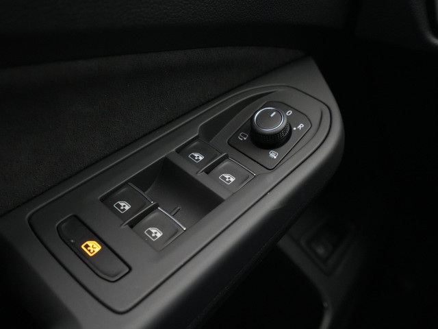 Volkswagen Golf 1.5 eHybrid 204pk 50 Edition Navigatie Camera Stoelverwarming Carplay Stoelmassage 143
