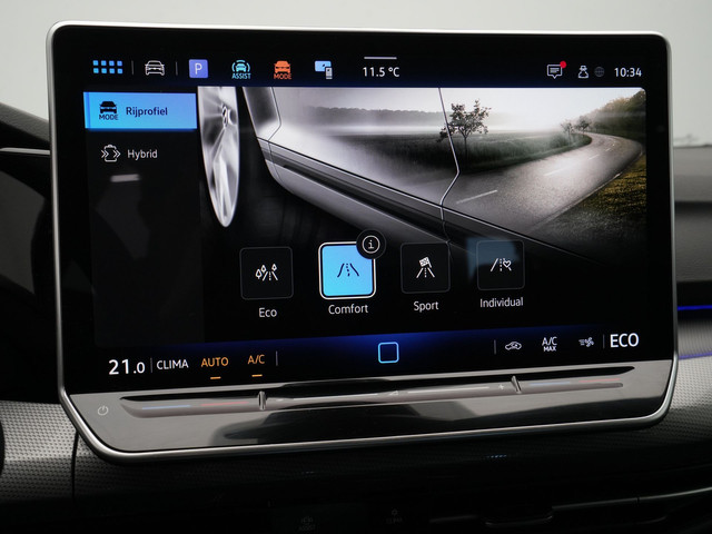 Volkswagen Golf 1.5 eHybrid 204pk 50 Edition Navigatie Camera Stoelverwarming Carplay Stoelmassage 143