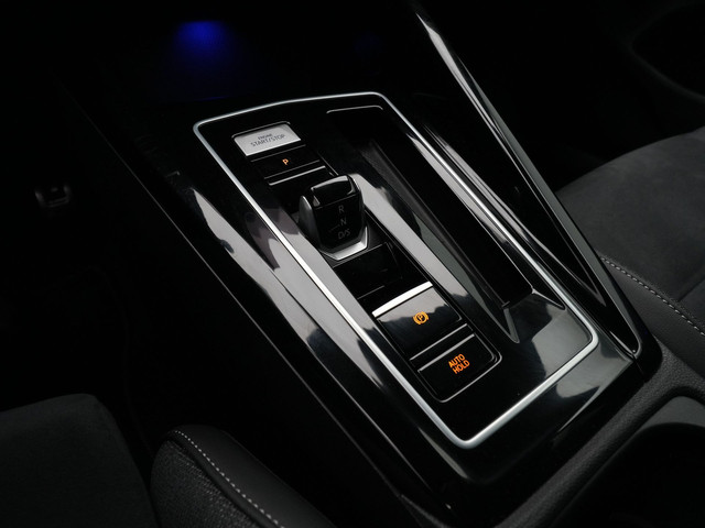 Volkswagen Golf 1.5 eHybrid 204pk 50 Edition Navigatie Camera Stoelverwarming Carplay Stoelmassage 143