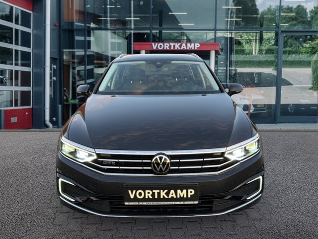 Volkswagen Passat Variant 1.4 TSI DSG GTE TREKHAAK CAMERA NAVI ACC STOELVERW E-KLEP