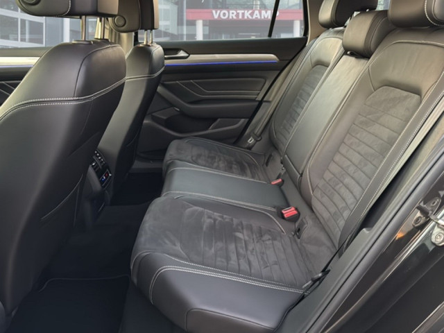 Volkswagen Passat Variant 1.4 TSI DSG GTE TREKHAAK CAMERA NAVI ACC STOELVERW E-KLEP