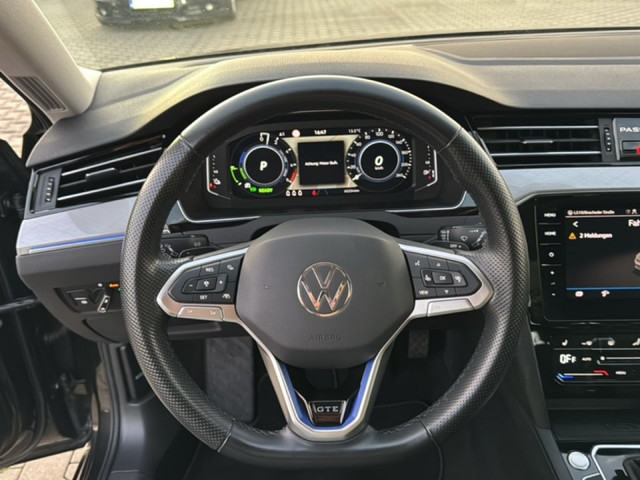 Volkswagen Passat Variant 1.4 TSI DSG GTE TREKHAAK CAMERA NAVI ACC STOELVERW E-KLEP