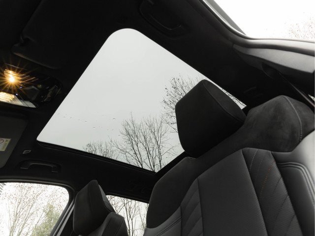 BMW X3 30e xDrive M-Sport Pro - Pano - Trekhaak - ACC - Harman Kardon - Head-up