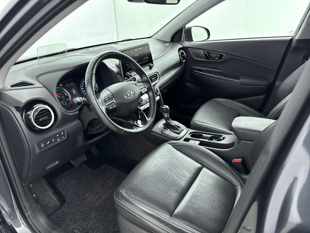 Hyundai Kona 1.6 GDI HEV Premium | Leer | Stoel + stuurverwarming | Trekhaak | Stoelventilatie | 18 Lm-wielen |