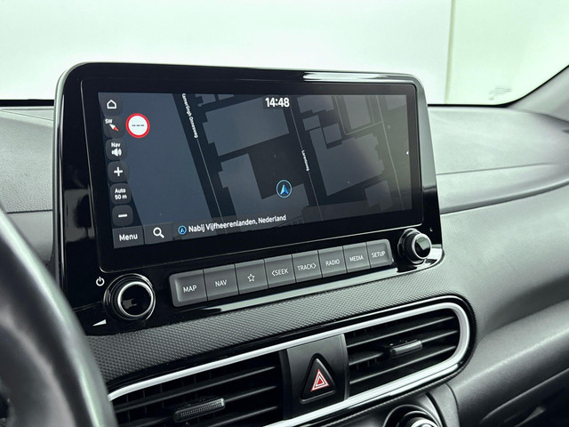 Hyundai Kona 1.6 GDI HEV Premium | Leer | Stoel + stuurverwarming | Trekhaak | Stoelventilatie | 18 Lm-wielen |