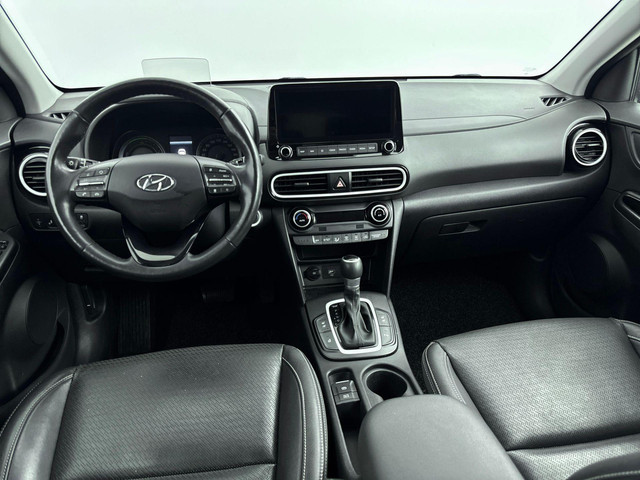 Hyundai Kona 1.6 GDI HEV Premium | Leer | Stoel + stuurverwarming | Trekhaak | Stoelventilatie | 18 Lm-wielen |