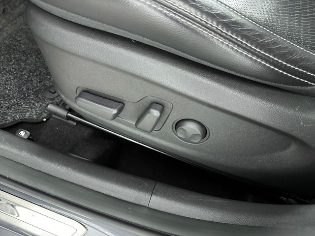 Hyundai Kona 1.6 GDI HEV Premium | Leer | Stoel + stuurverwarming | Trekhaak | Stoelventilatie | 18 Lm-wielen |