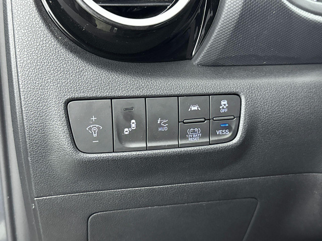 Hyundai Kona 1.6 GDI HEV Premium | Leer | Stoel + stuurverwarming | Trekhaak | Stoelventilatie | 18 Lm-wielen |