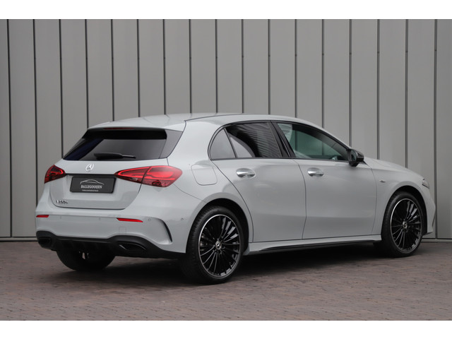 Mercedes-Benz A-Klasse 250e AMG | 218PK | Keyless-go | Sfeerverlichting | Widescreen | Stuurwielverw. | ACC | Standkachel | 2025.