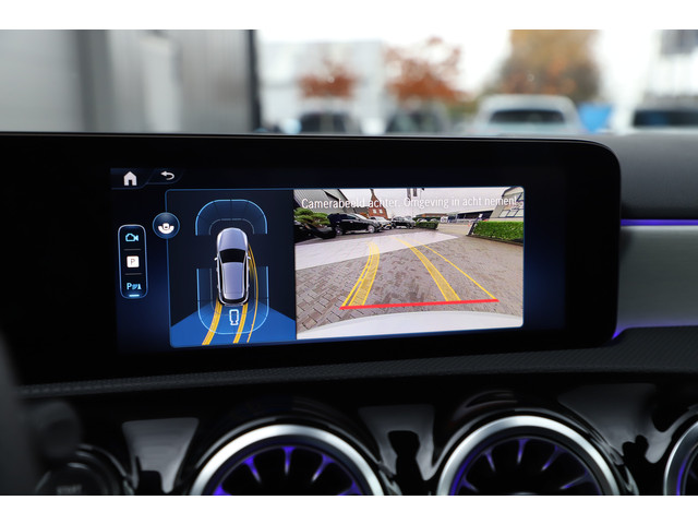 Mercedes-Benz A-Klasse 250e AMG | 218PK | Keyless-go | Sfeerverlichting | Widescreen | Stuurwielverw. | ACC | Standkachel | 2025.