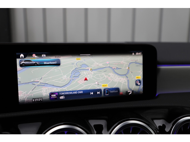 Mercedes-Benz A-Klasse 250e AMG | 218PK | Keyless-go | Sfeerverlichting | Widescreen | Stuurwielverw. | ACC | Standkachel | 2025.