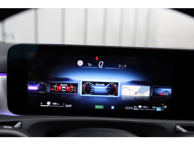 Mercedes-Benz A-Klasse 250e AMG | 218PK | Keyless-go | Sfeerverlichting | Widescreen | Stuurwielverw. | ACC | Standkachel | 2025.