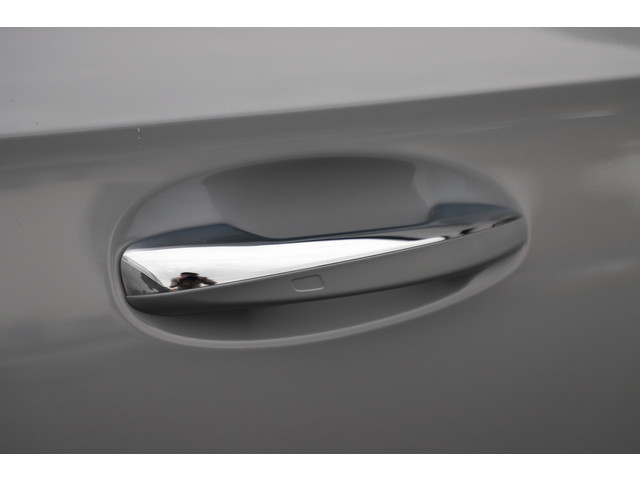 Mercedes-Benz A-Klasse 250e AMG | 218PK | Keyless-go | Sfeerverlichting | Widescreen | Stuurwielverw. | ACC | Standkachel | 2025.