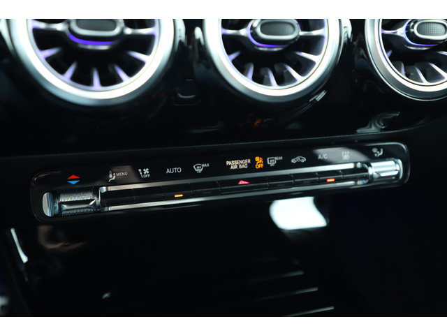 Mercedes-Benz A-Klasse 250e AMG | 218PK | Keyless-go | Sfeerverlichting | Widescreen | Stuurwielverw. | ACC | Standkachel | 2025.