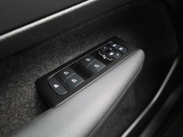 Volvo XC40 1.5 T4 Recharge Inscription | PANO | 360° | ADAPTIVE | H&K | KEYLESS | STOEL- EN STUURVERW.