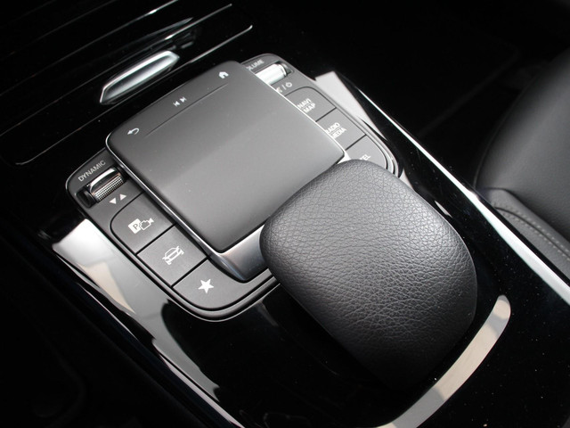 Mercedes-Benz CLA Shooting Brake 250 e PHEV Progesive Automaat Navigatie Climate Control Camera Electrisch bedienbare achterklep verwarmbare voors