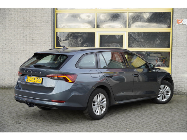 Skoda Octavia Combi 1.0 e-TSI Automaat! Business Edition BJ2021 Lmv 16 | Led V+A | Pdc | Navi | Dynamische knipperlichten | Trekhaak | Elek.