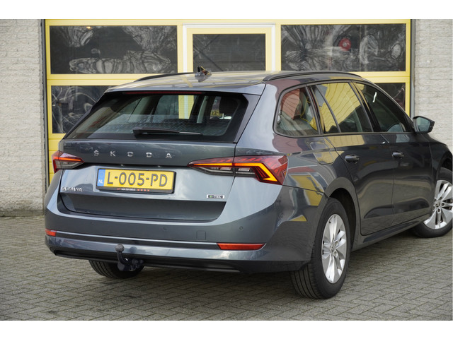 Skoda Octavia Combi 1.0 e-TSI Automaat! Business Edition BJ2021 Lmv 16 | Led V+A | Pdc | Navi | Dynamische knipperlichten | Trekhaak | Elek.