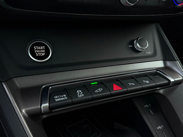 Audi Q3 45TFSI e 245pk S-Tronic Competition Edition One S-Line 1e Eig! Audi Exclusive|Pano|B&O|Magnetic|Leder|360°|Ambiance|Matrix